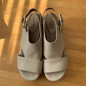 Bussola size 38 platform wedge sandal (Bone/cream)